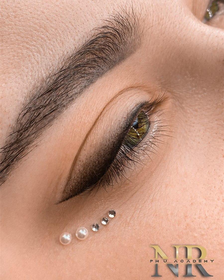 Micropigmentare eyeliner – detaliu, Salon Venus, Cartierul Arhitecților